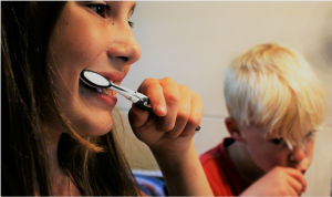provide advice on good oral hygiene